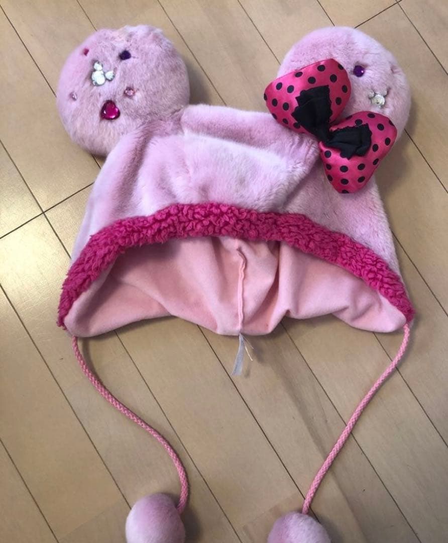 ピンクの耳付き帽子 リボン付き