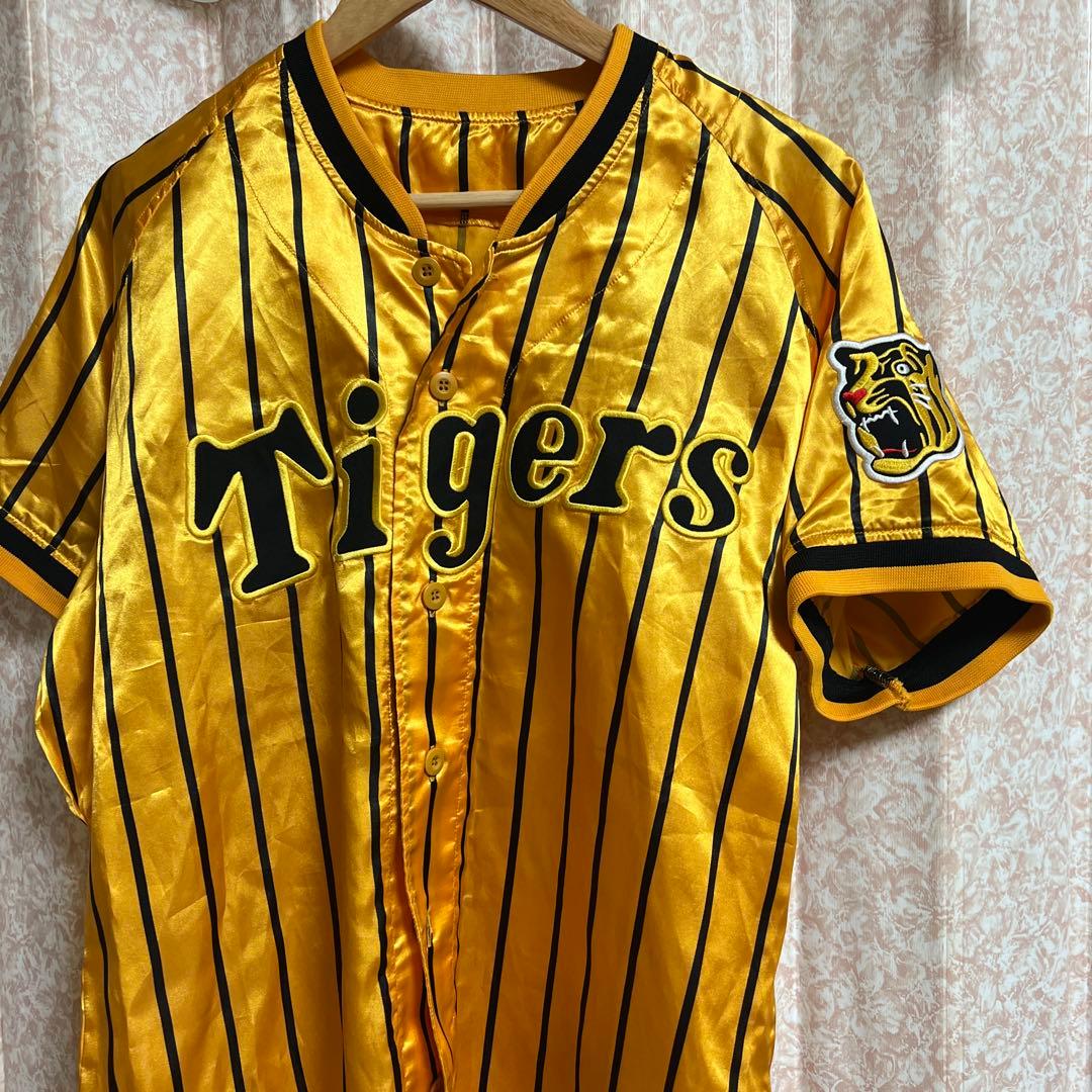 阪神タイガース　刺繍ユニフォーム　ゴールド