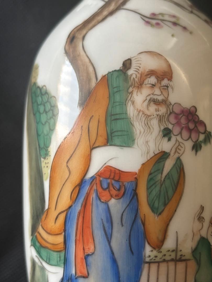 中国古美術 清末民国時代　粉彩　花瓶　人物画　高さ22cm