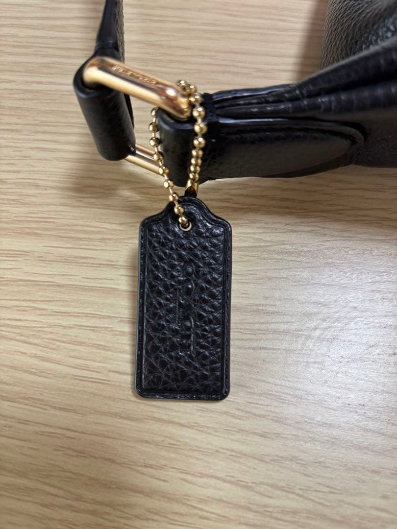 ひまわり様専門　COACH ブラックレザー ボディバッグ