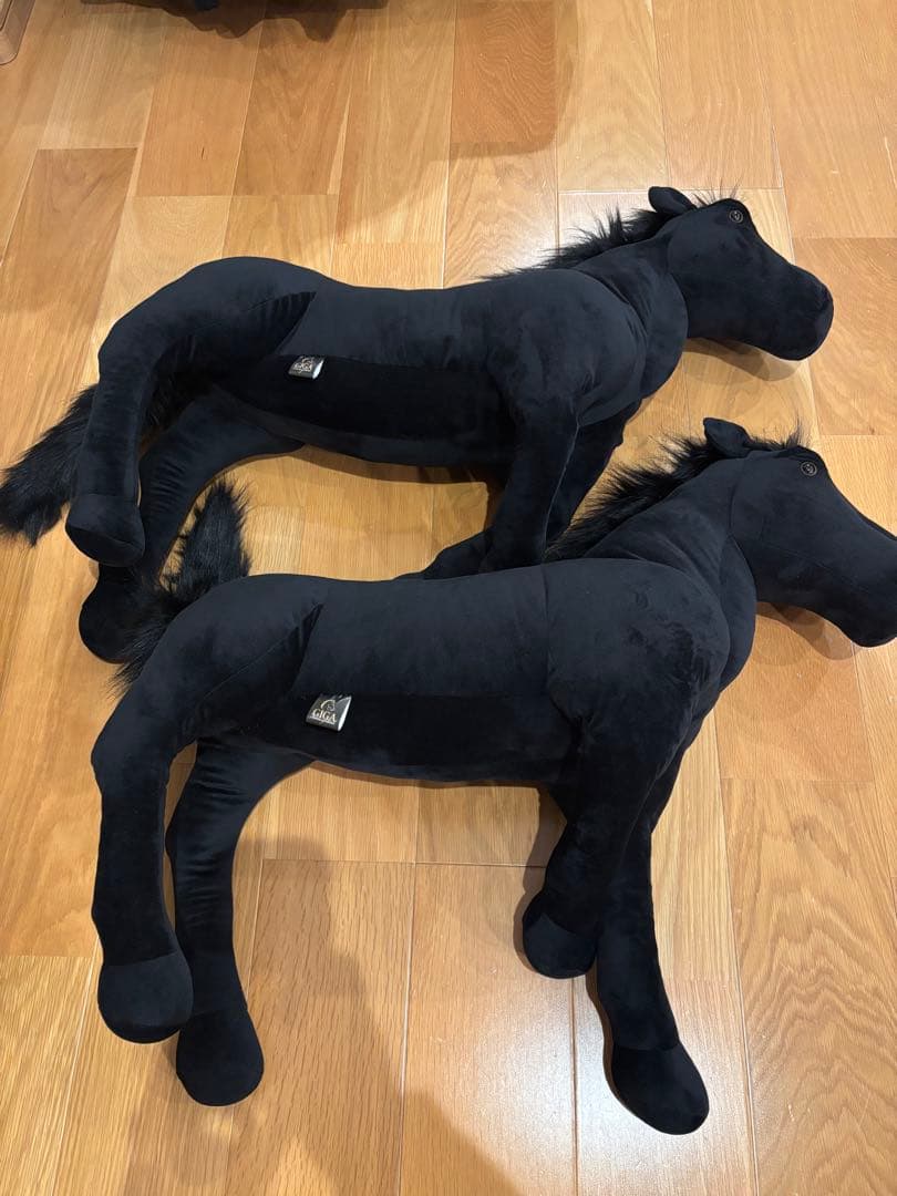 くたっとGIGAサラブレッド 黒い馬 ぬいぐるみ プライズ