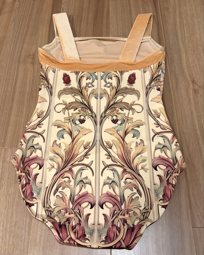 ウノア ノースリーブレオタードMLサイズ