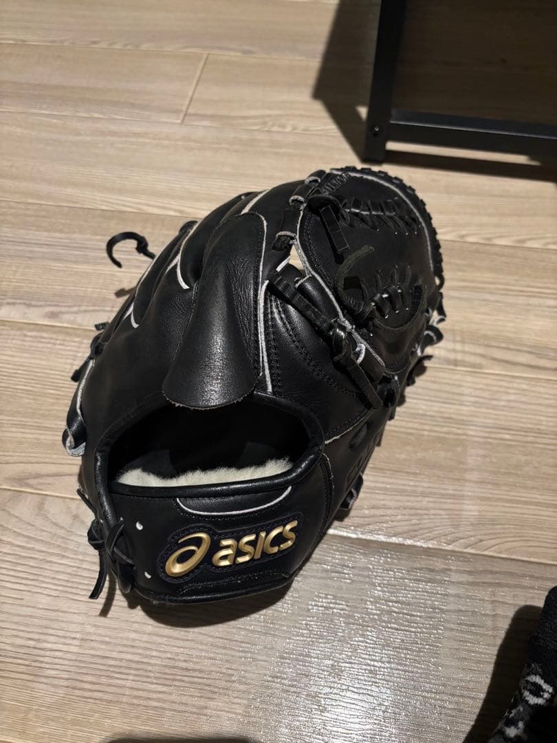asics ゴールドステージ　グローブ
