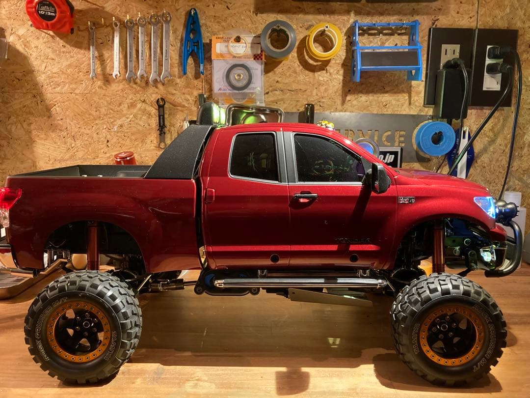 タミヤタンドラカスタム　実車北米トヨタカラー3Q3ウレタン塗装INJORAアルミ