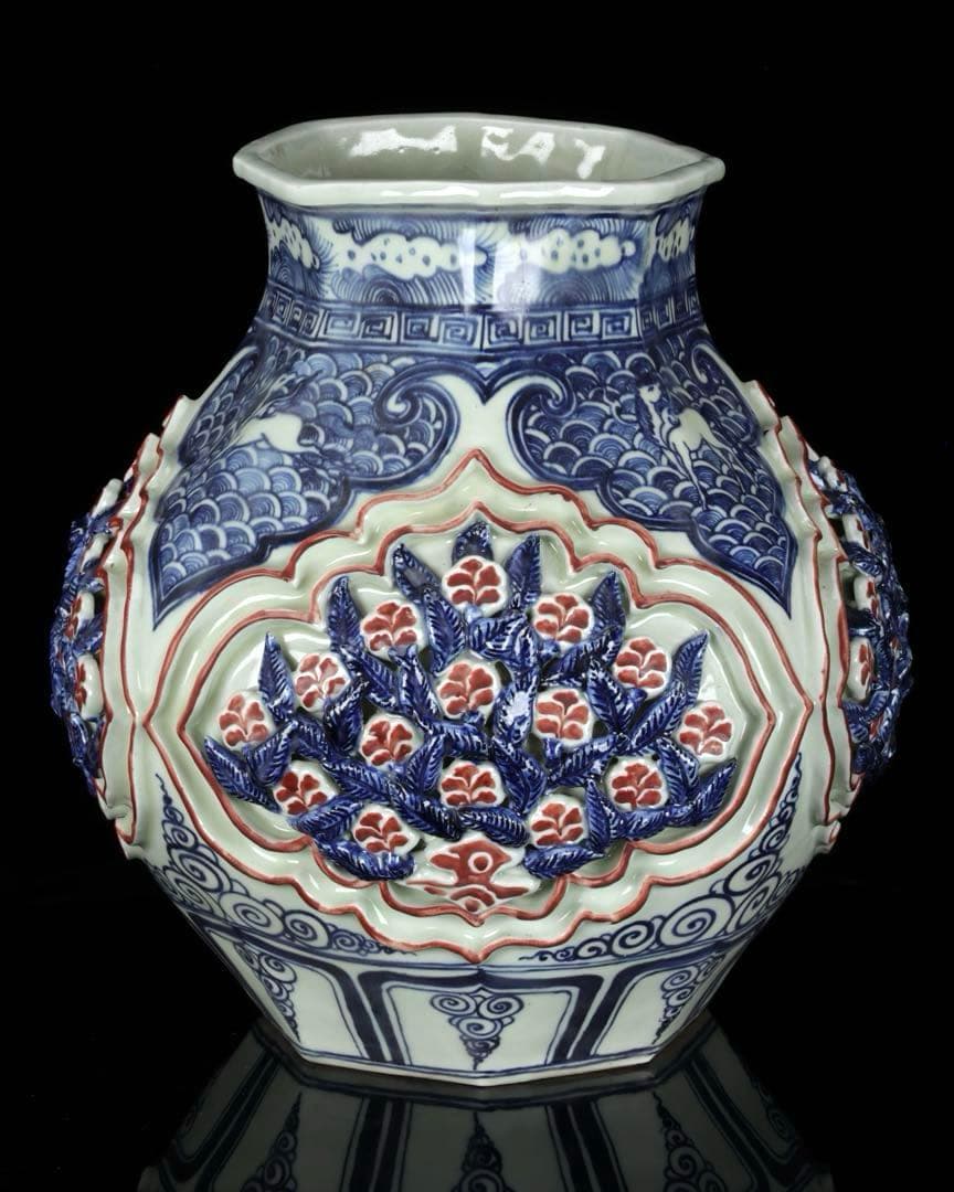 壺 中国古玩 青花釉裏紅透彫花弁麒麟紋壺 唐物 飾壺 花瓶 時代物 古美術 骨董