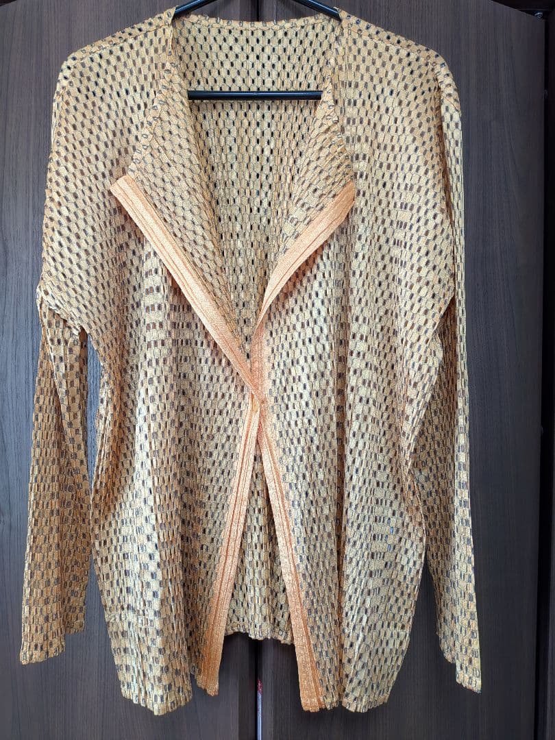 error（美品）イッセイミヤケ　プリーツプリーズカーディガン