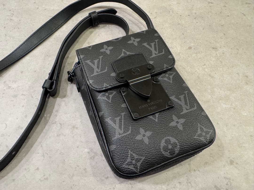 LOUIS VUITTON Sロック ヴェルティカル・ウェアラブル ウォレット