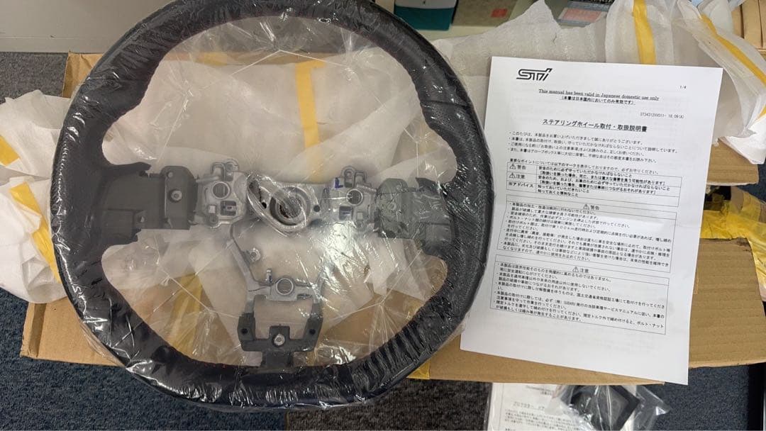 STI ステアリングホイール 未使用 取扱説明書付き （箱無し）