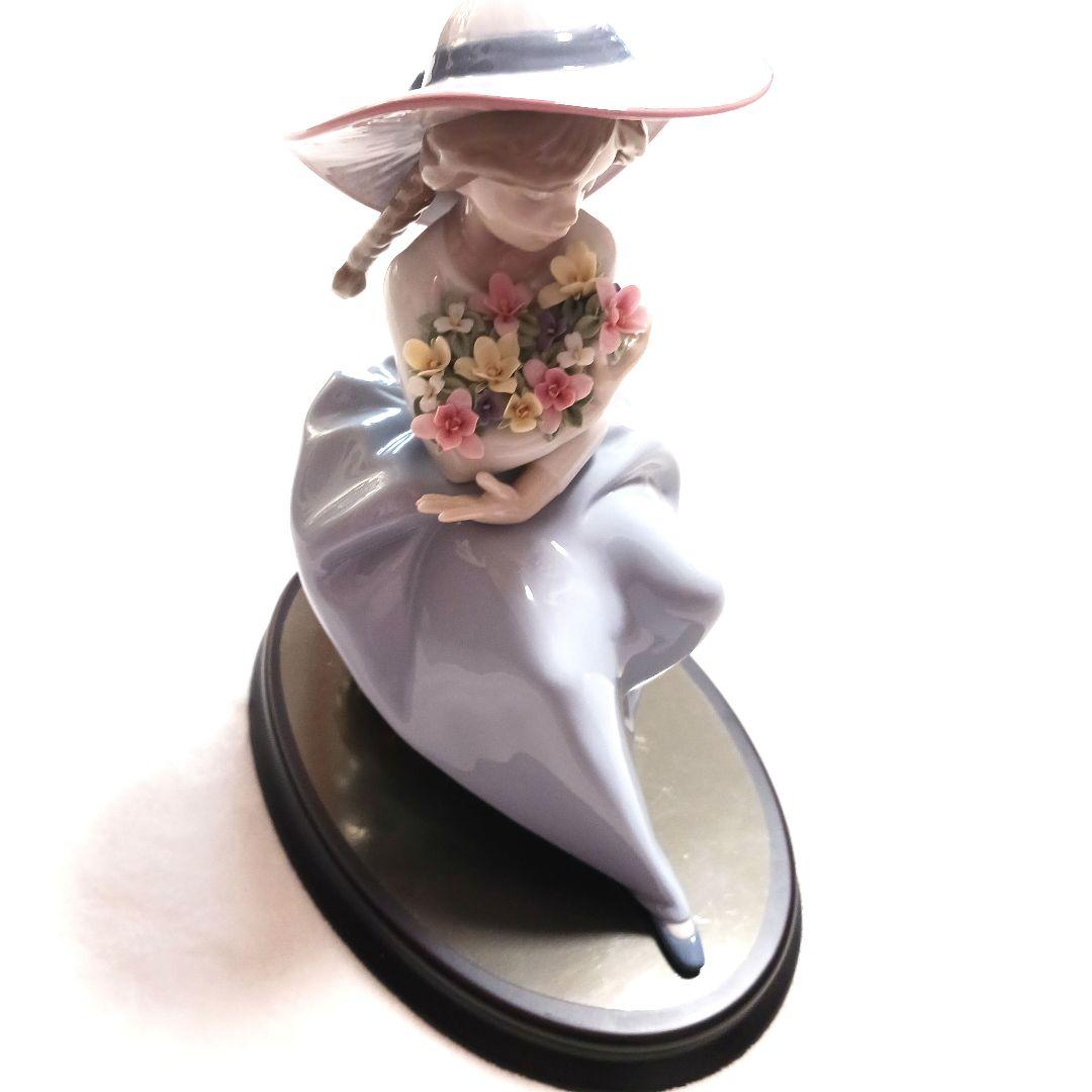 リヤドロ　LIADRO　超美品　陶器製 花の香りにつつまれて　　定価4.5万円