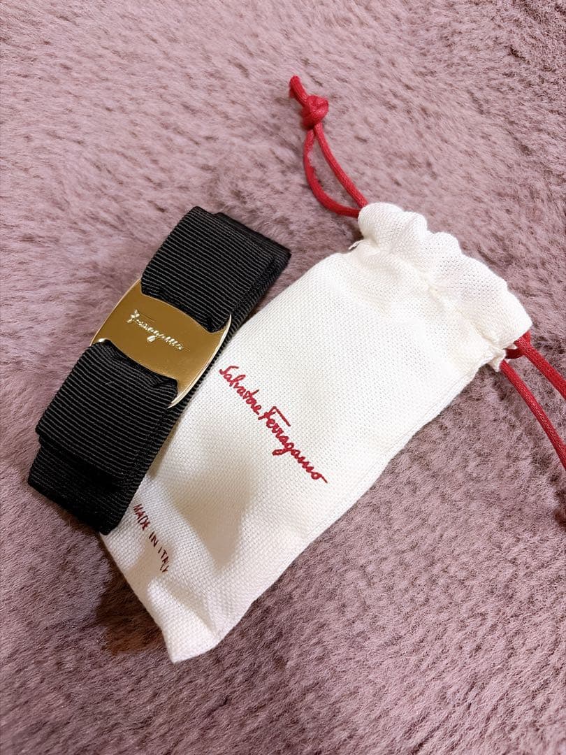 【未使用品】フェラガモ　リボンバレッタ