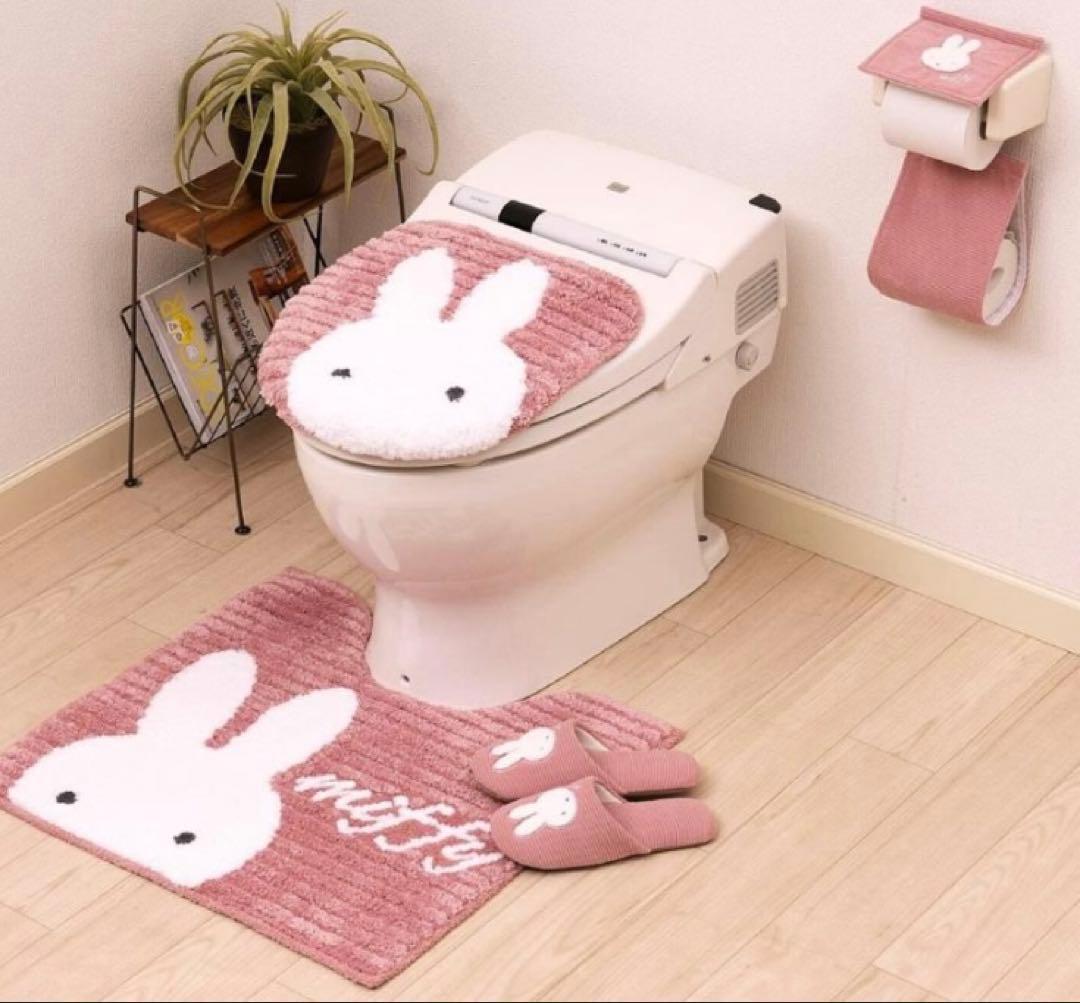 ピンク色　ディックブルーナ　ミッフィー　トイレマットセット　新品
