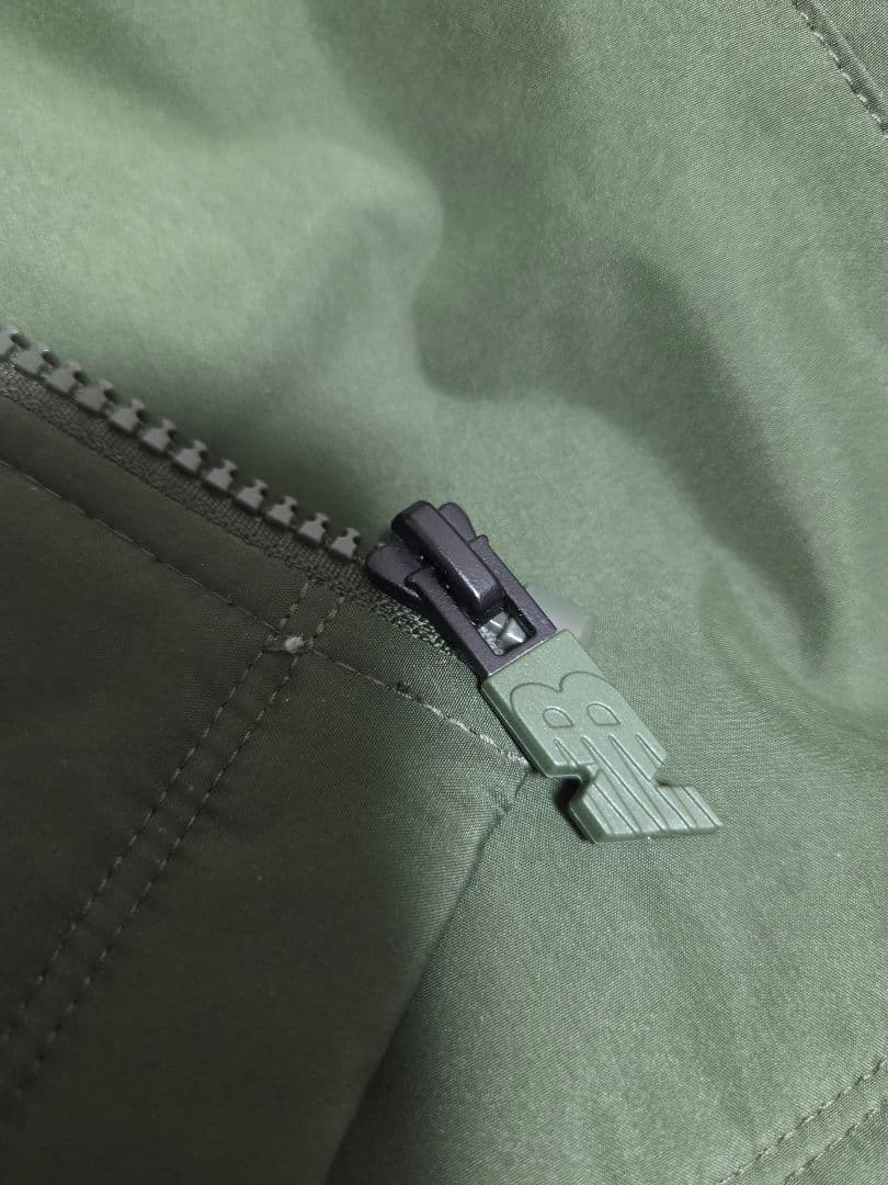 ニューバランス　フード付きジャケットとパンツセット