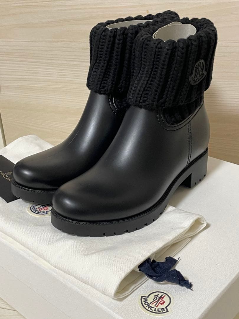 【新品・未使用】MONCLER ブラック　ショートブーツ　GINETTE 25㎝