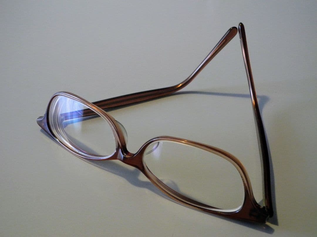 白山眼鏡店　茶