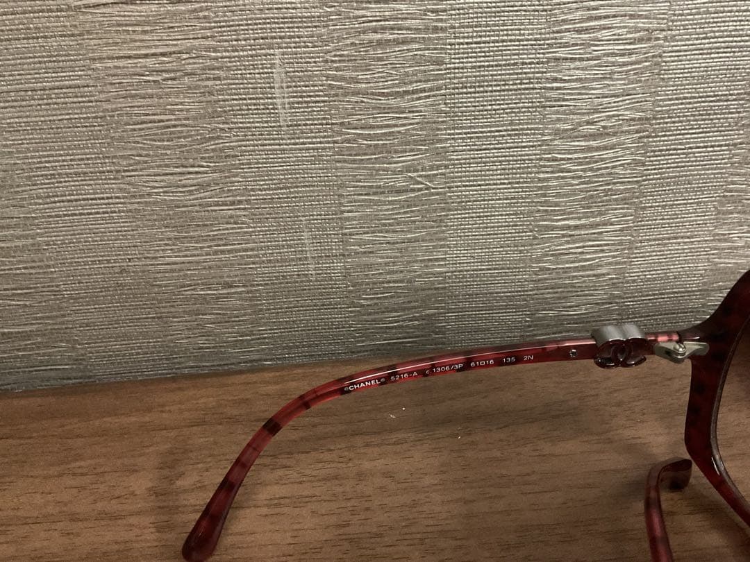 最終お値下げ　CHANEL レッド キャットアイ サングラス