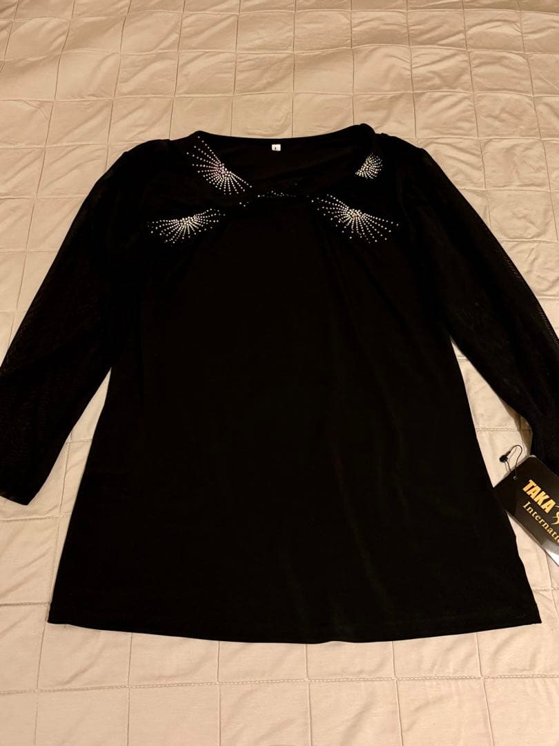 TAKA DANCE ストーン付きブラウス