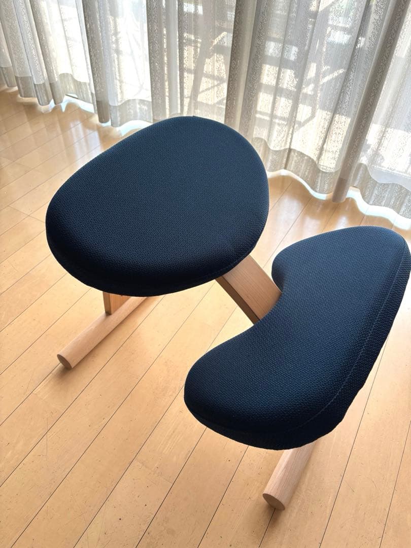 balans lab 姿勢矯正用ネイビー椅子