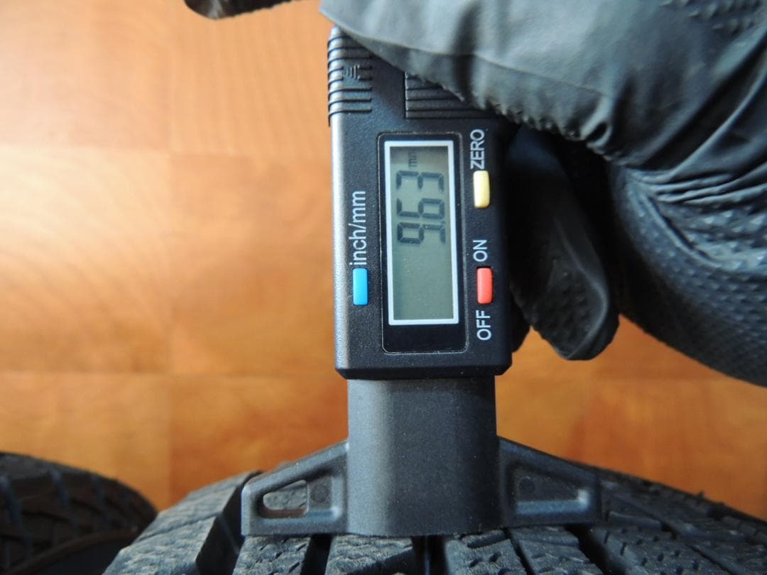 A30　175/80R16　ダンロップ　スタッドレス4本　バリ溝　ジムニー　サビ