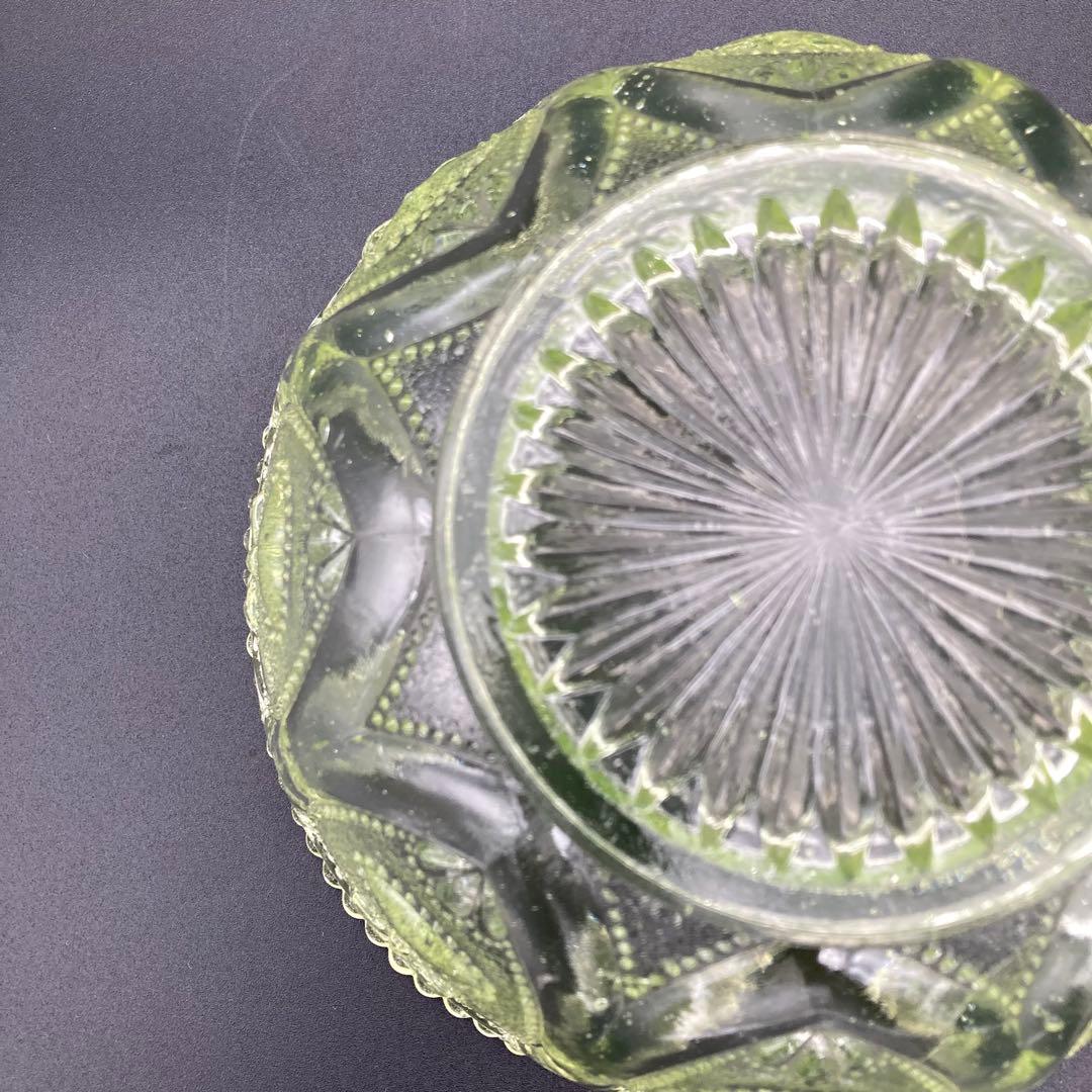 ウランガラス　鉢