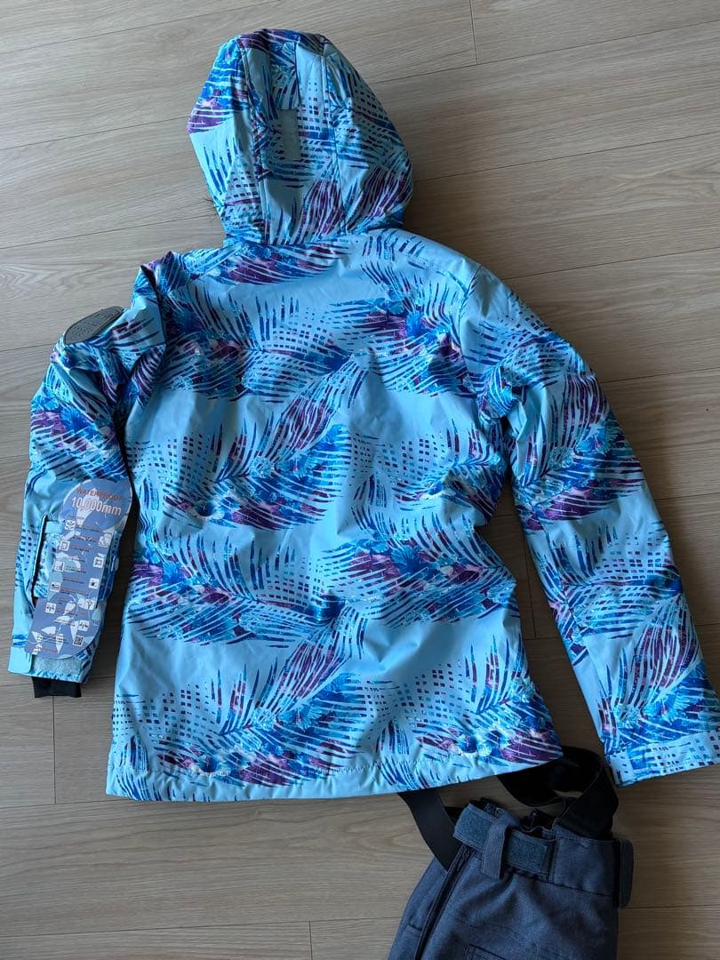 ONYONE スキーウェア　Lサイズ　新品タグ付き　防水性10,000mm 上下