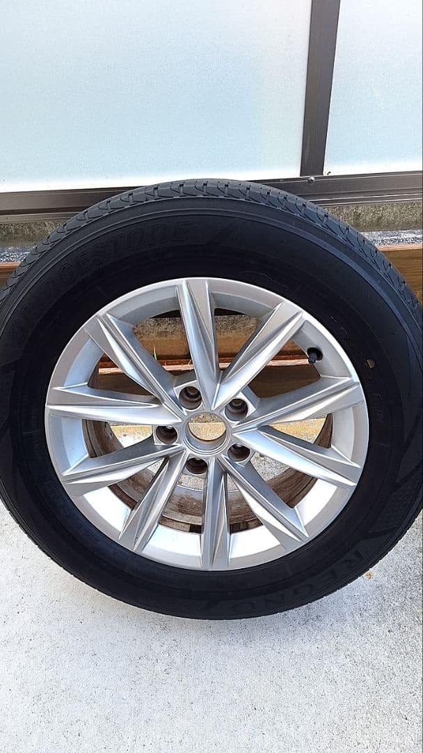 【wataru】VWシャランDBA-7NCZD 純正16アルミ+タイヤ