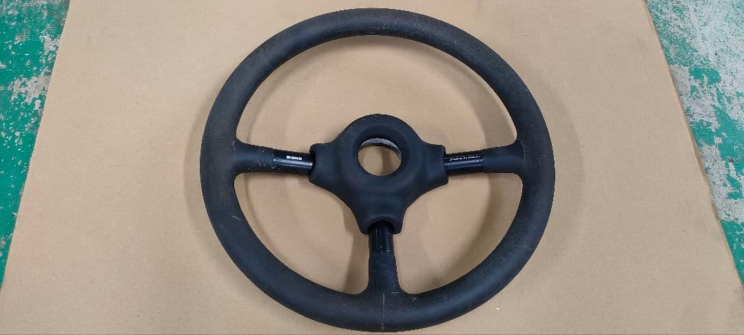 MOMO 　ポルシェデザイン　ステアリング