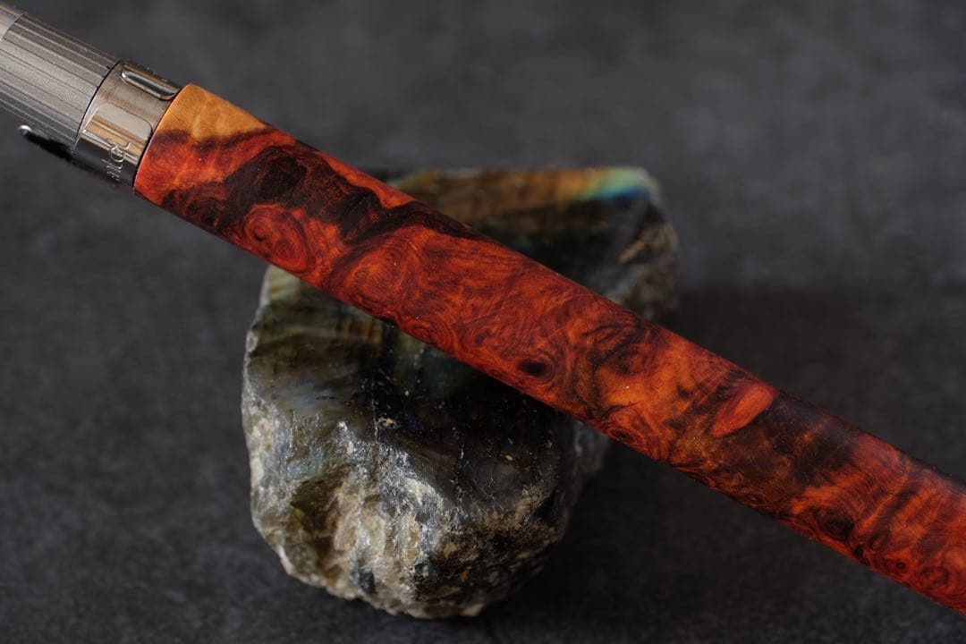 PG5木軸カスタム0214　高村杢工房 製図用シャープペンシル　極上花梨瘤紅白