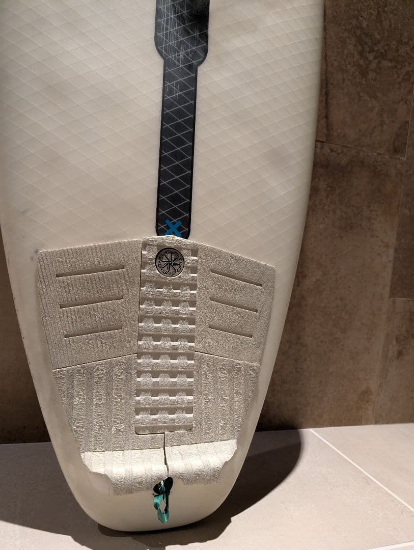 EPSのJSインダストリーズ XERO HYFI2.0 5'11 31L