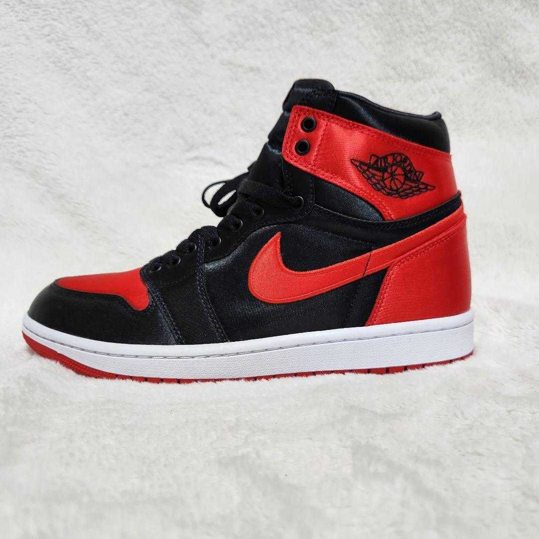 NIKE エアジョーダン 1 レトロ ハイ OG SATIN BRED