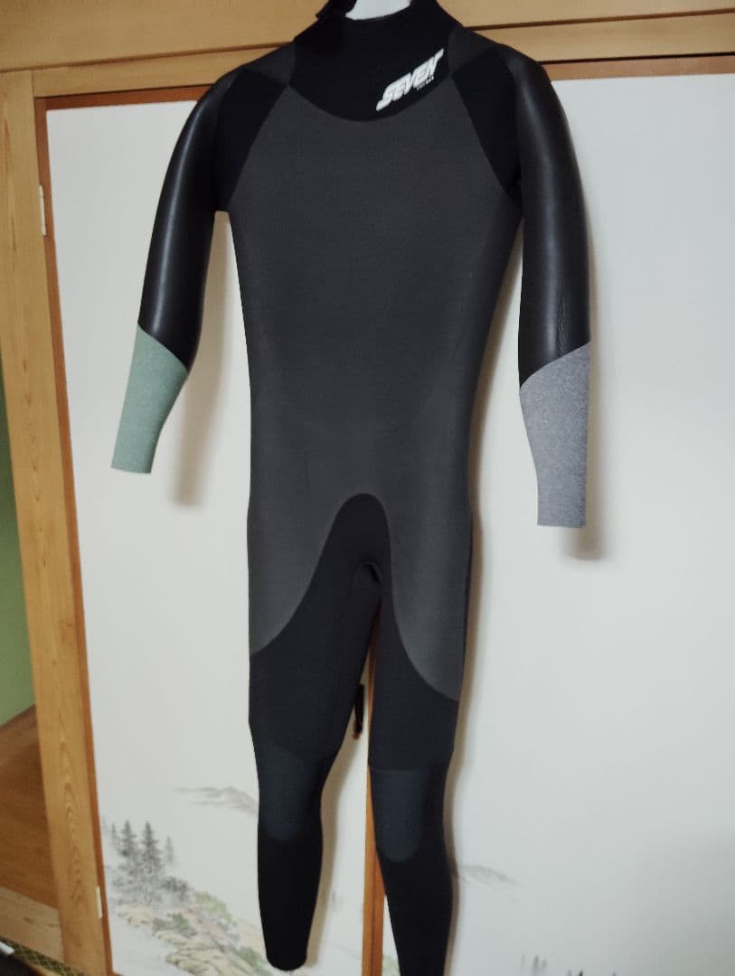 新品同様　セブン　セミドライ　裏起毛　ウェットスーツ