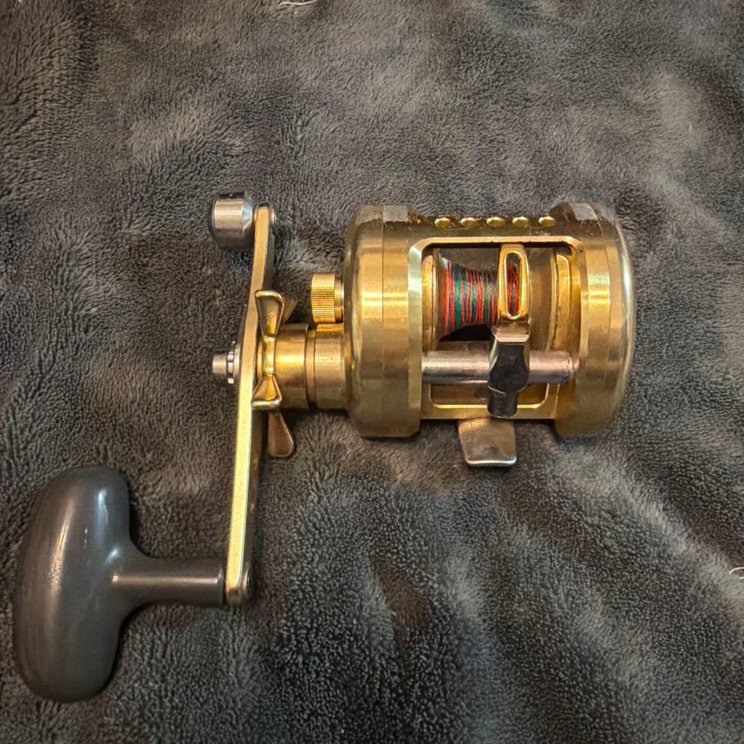 ダイワ ミリオネア 250sf 中古品