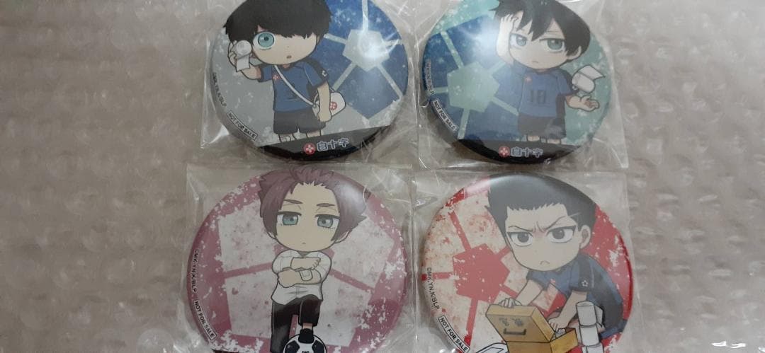 缶バッジ 4つ ブルーロック × 白十字 馬狼照英 ニ子一揮 糸師凛 糸師冴