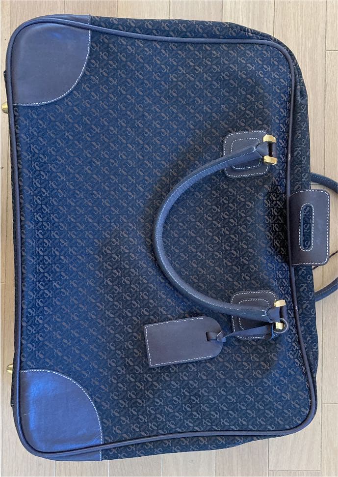 スペインブランド　ＬOE WE