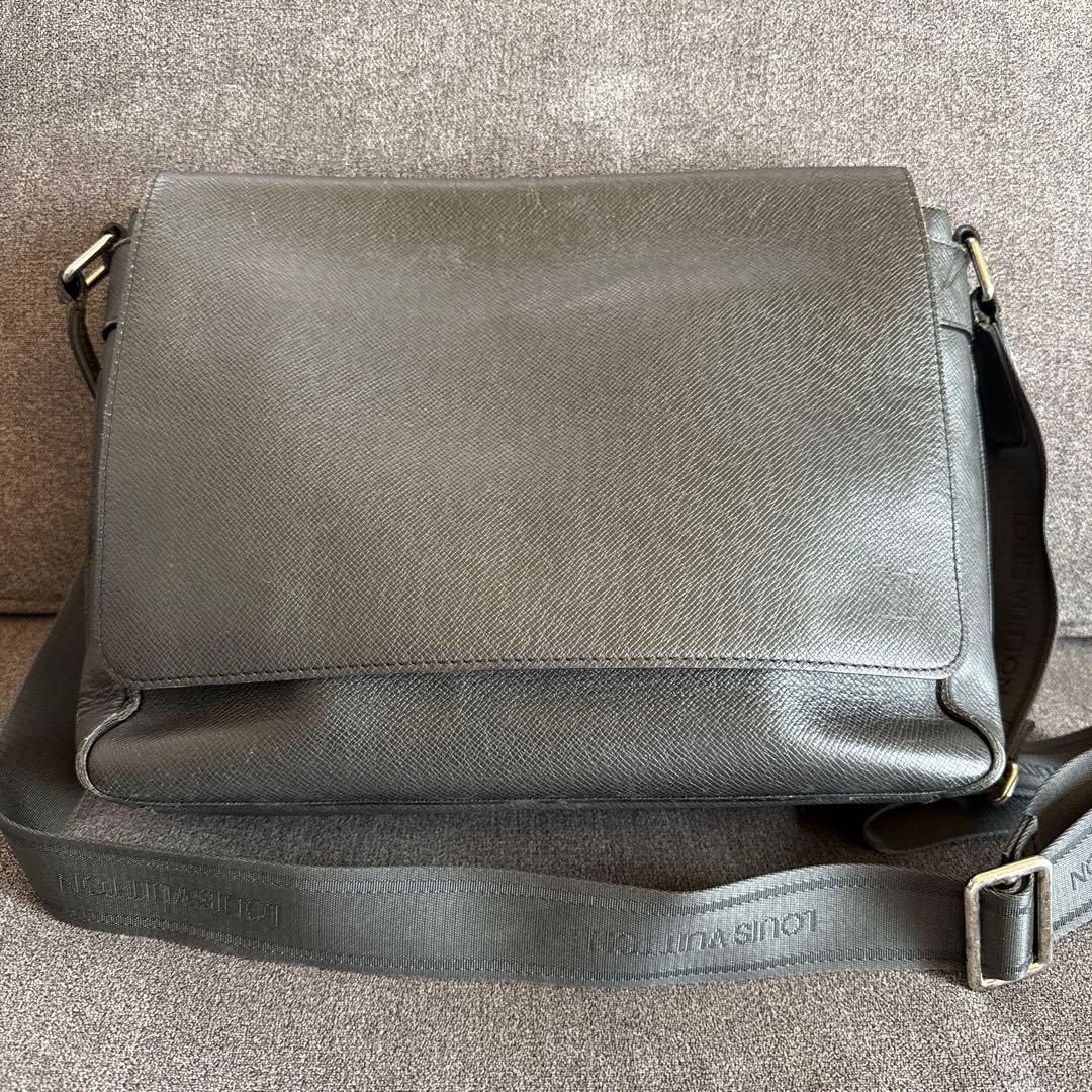 ルイヴィトン タイガ ロマンMM グラシエ ショルダーバッグ