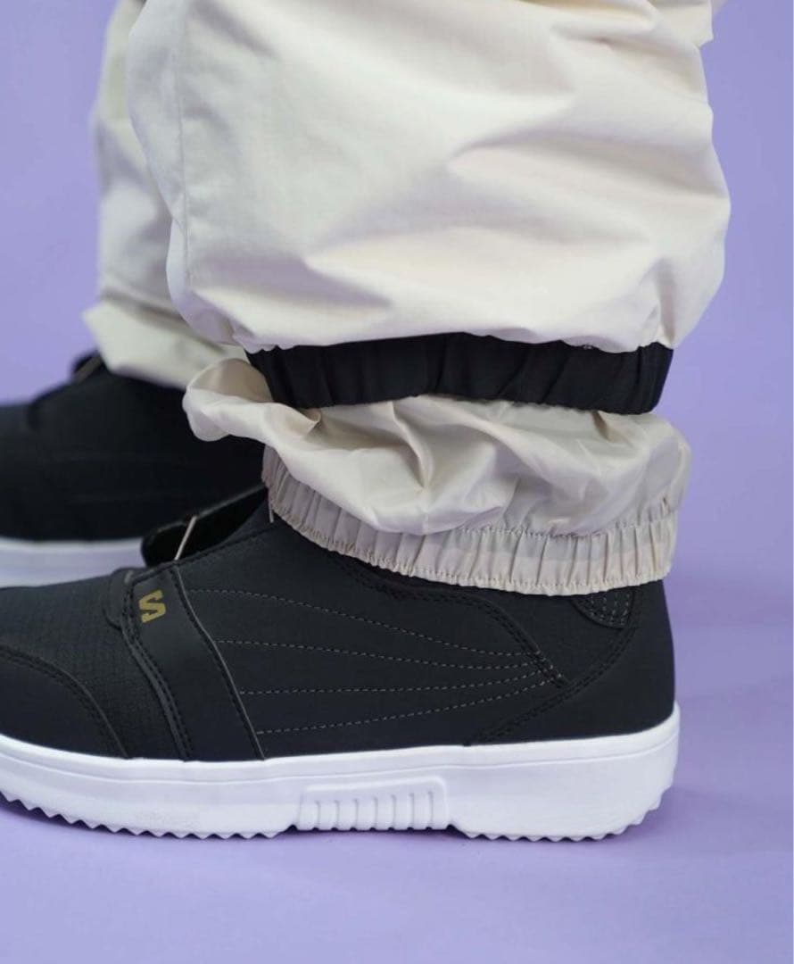 【新品未使用】Quiksilver スノーボードウェア Mサイズ　ビブパンツ