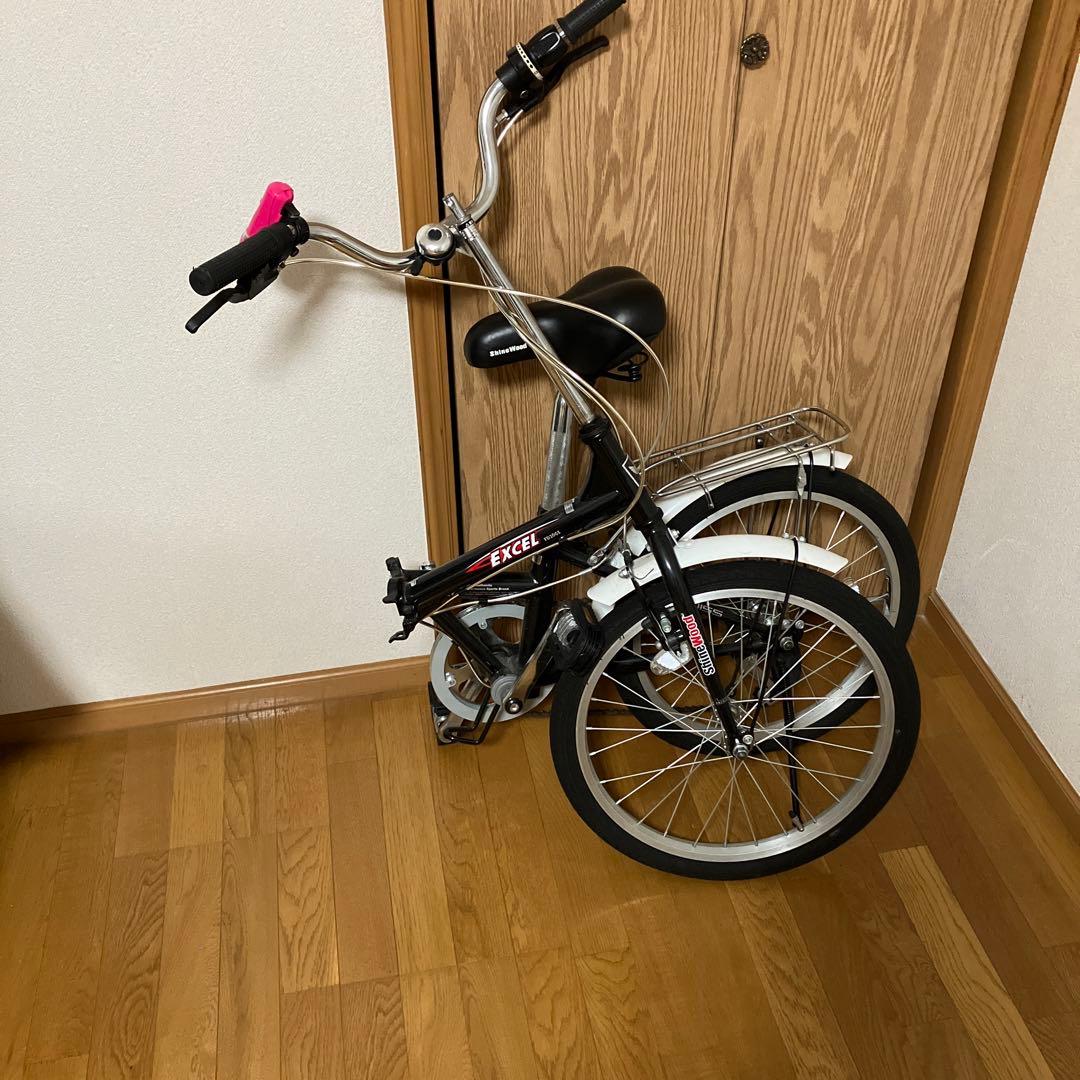 後部タイヤが、パンクしています。