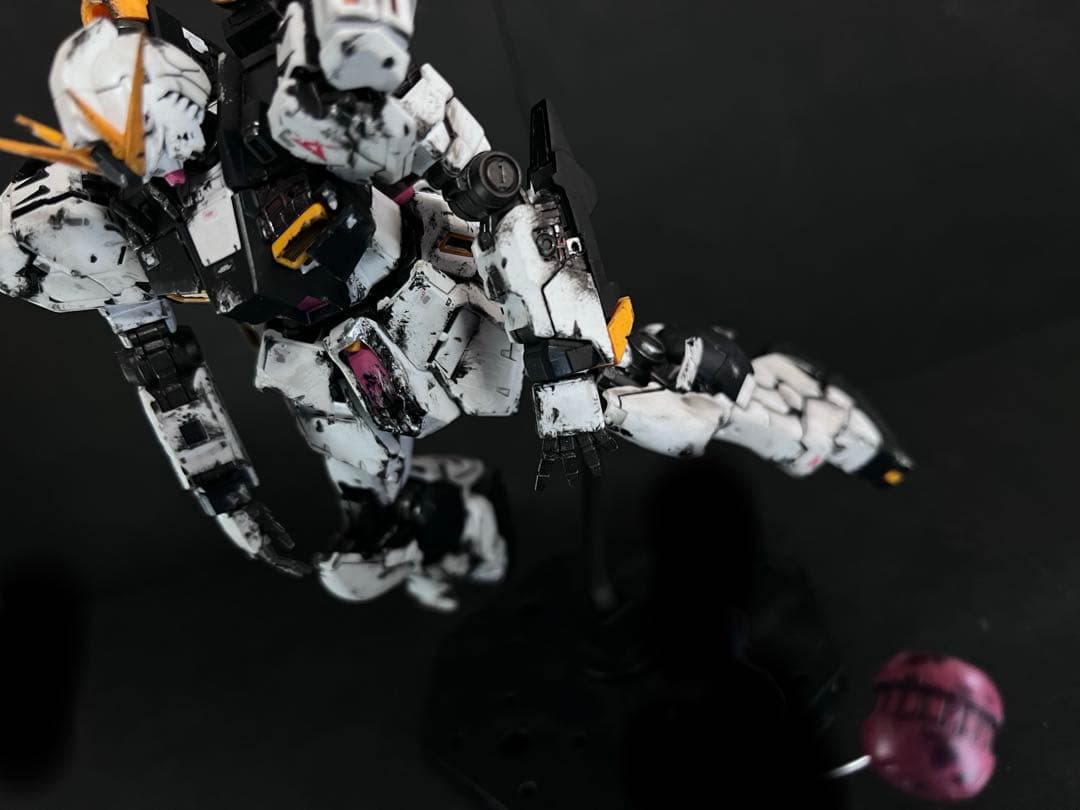 ガンプラ塗装済み完成品　RG νガンダム