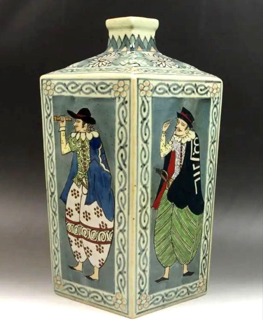 ★　名品【 南蛮人図角瓶 円左エ門 作 】阿蘭陀趣味染錦 金彩　金襴手★