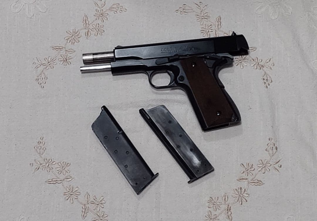 WA COLTガバメント ウェスタンアームズ 予備マガジン ケース付き