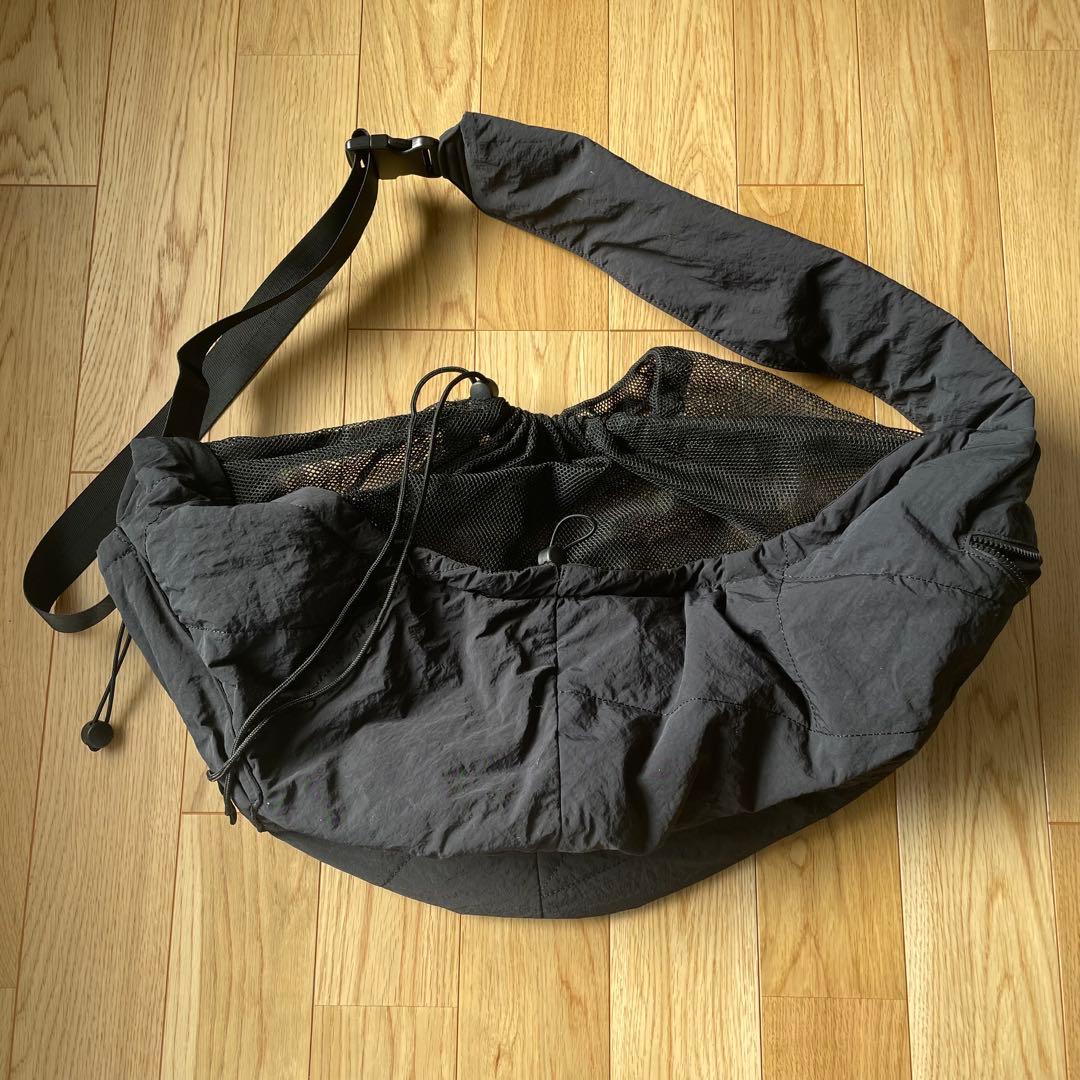 LOWELL ブラック スリングバッグ