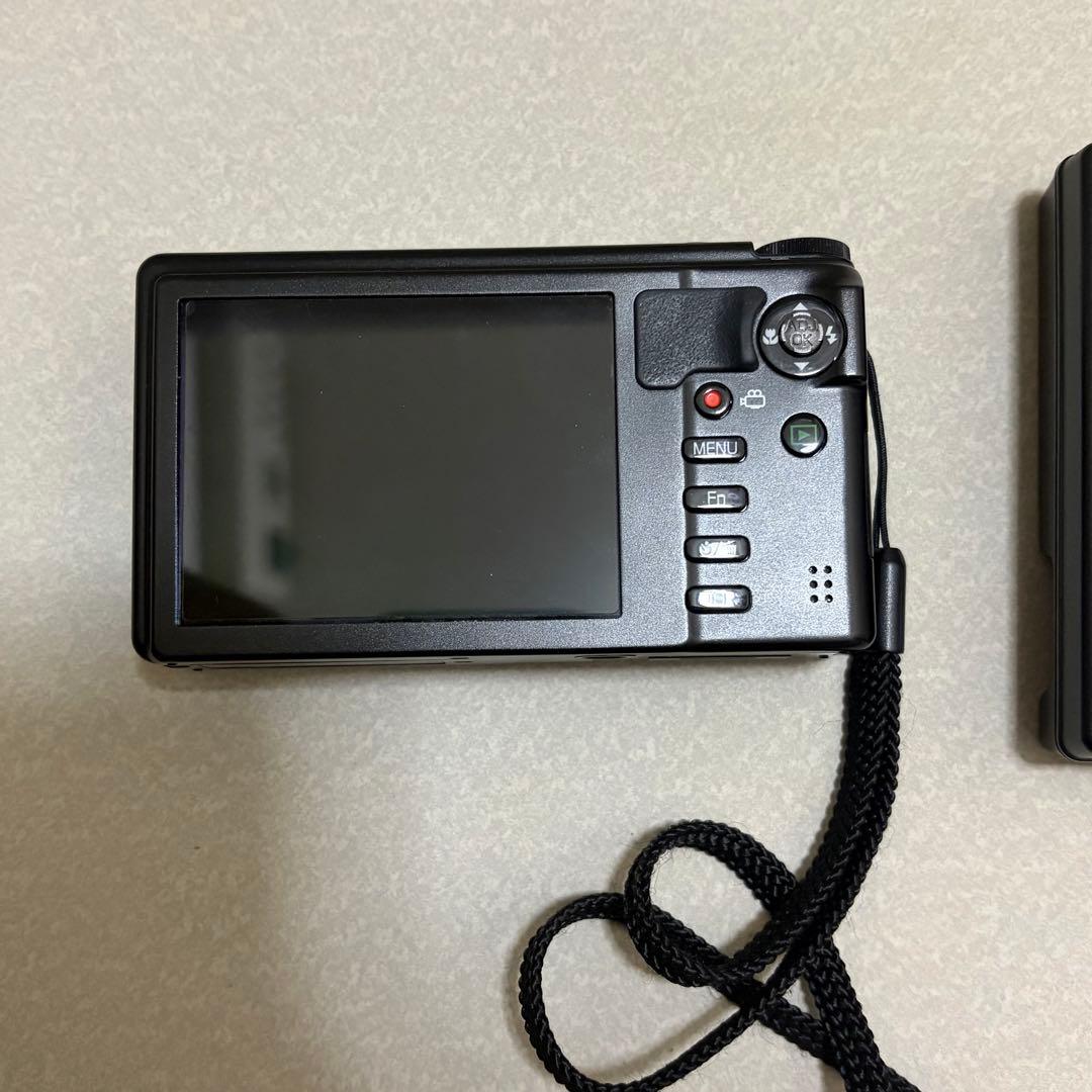 RICOH コンデジ デジカメ　CX6