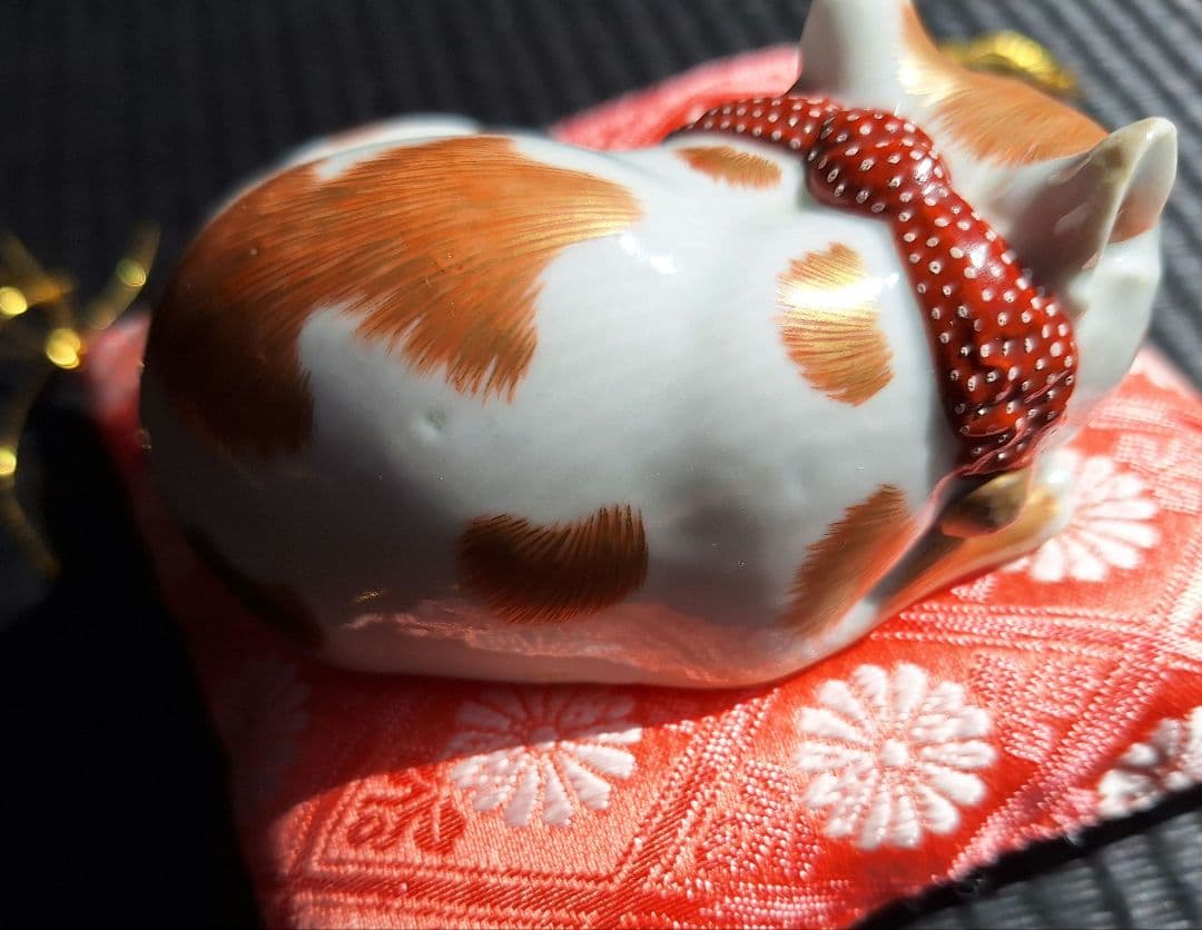 最上手！海を渡り、米国で百年以上眠り続けた猫！明治後期眠り猫招き猫 古伊万里九谷