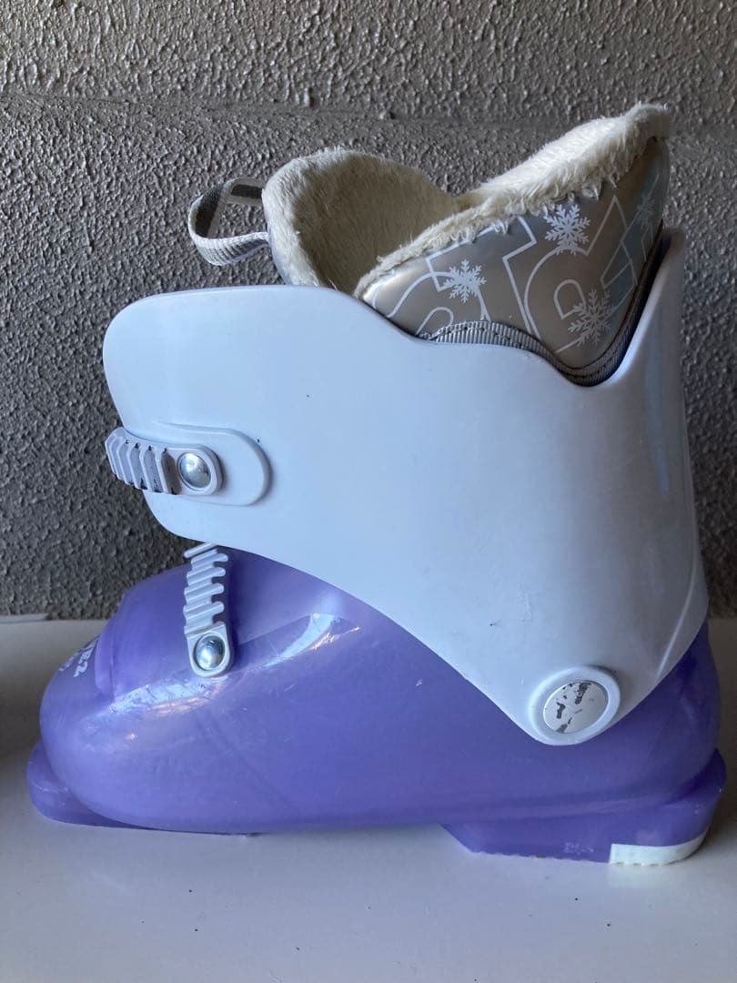 子ども用スキー靴 紫色　スキー板