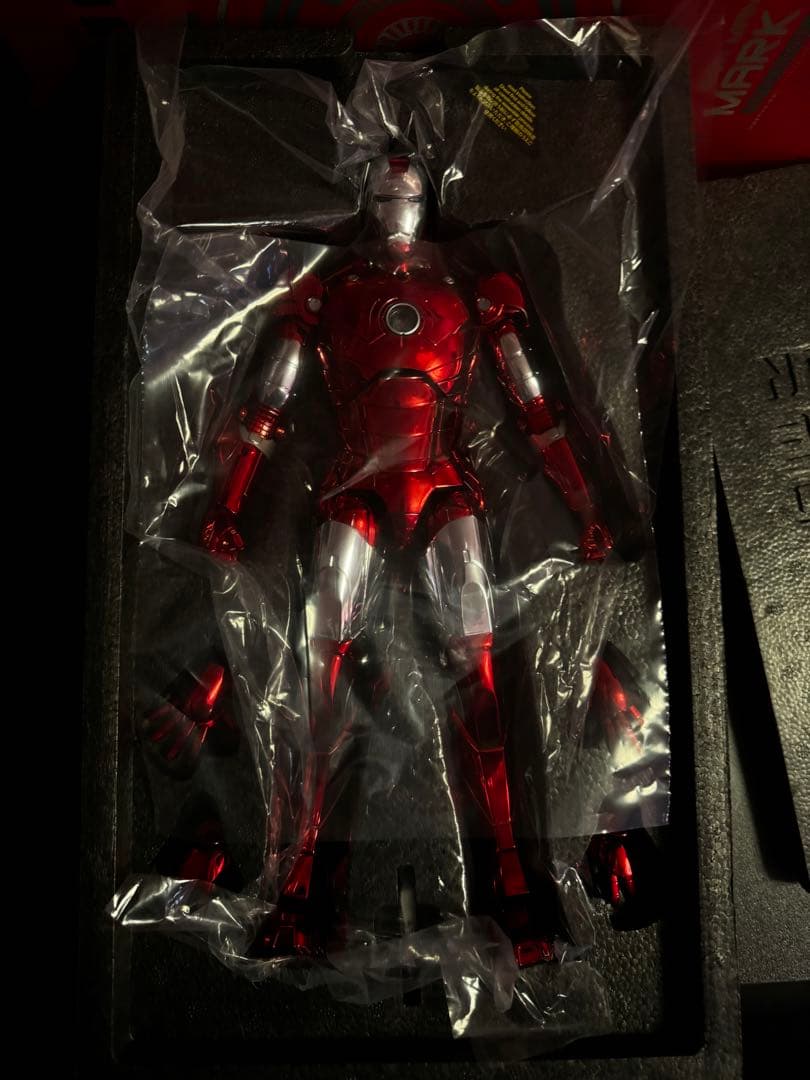 ホットトイズ　アイアンマン・マーク3（レッド＆シルバー・クロムカラー）中古美品