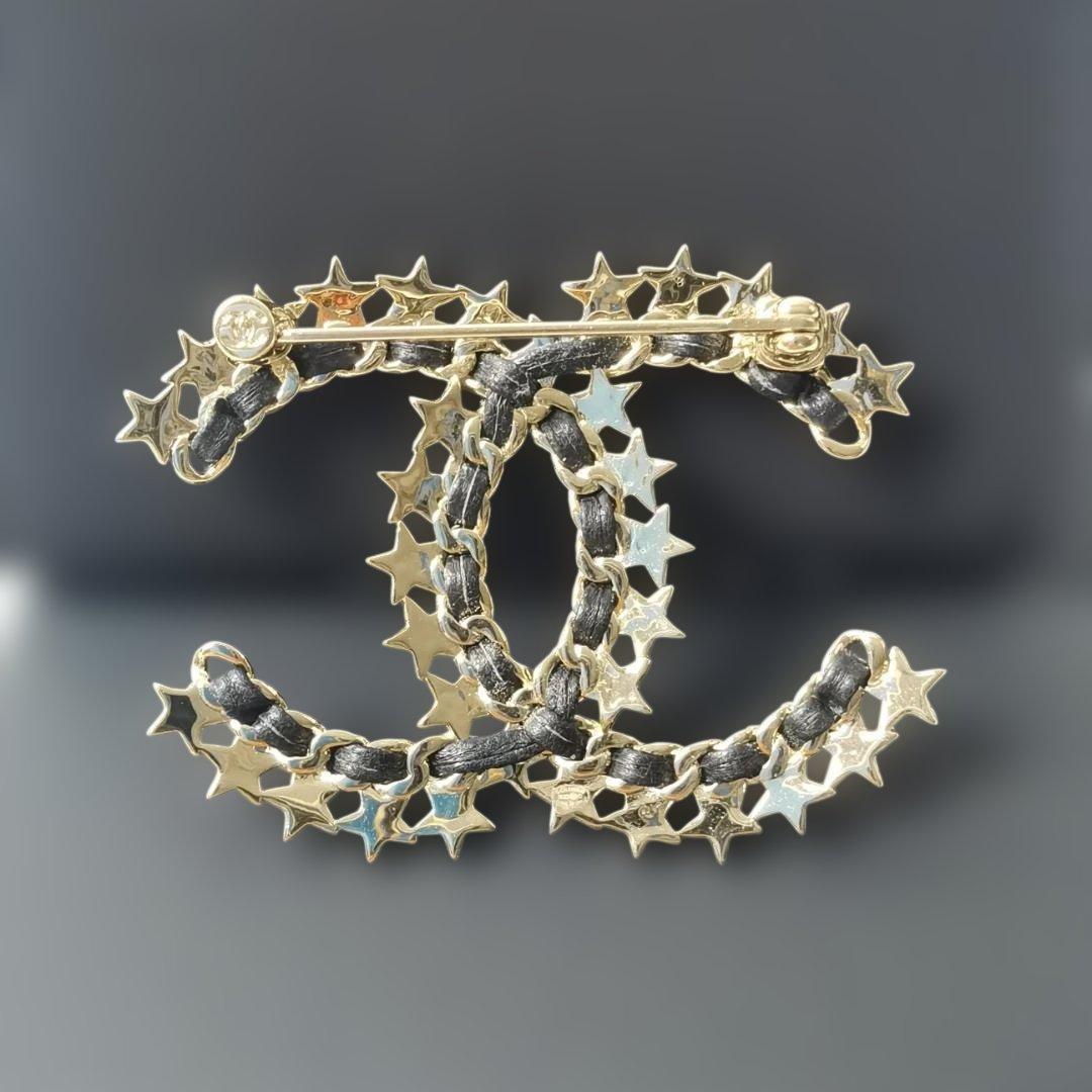 極美品 レザー　ゴールド　ブローチ