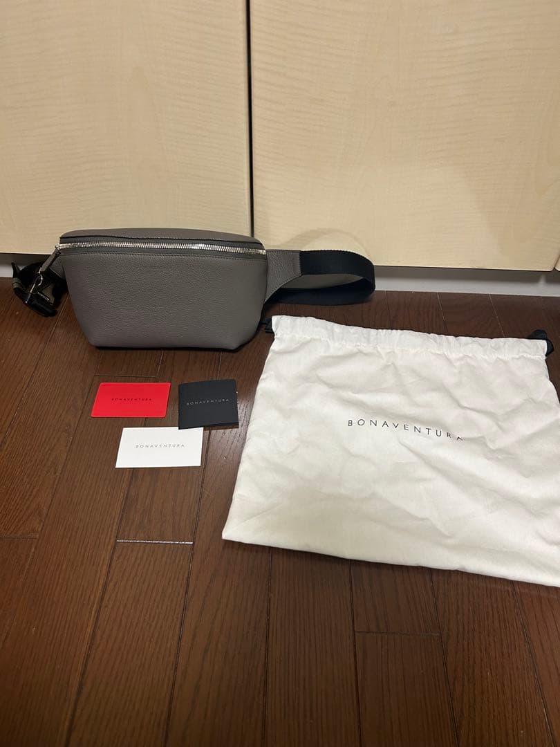 BONAVENTURA グレー レザー クロスボディバッグ