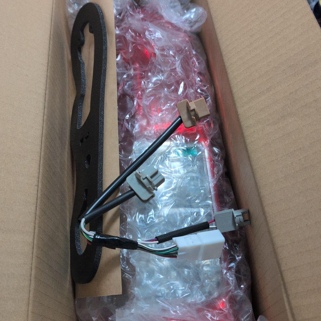 ＫＤＨ201左テールランプ。未使用