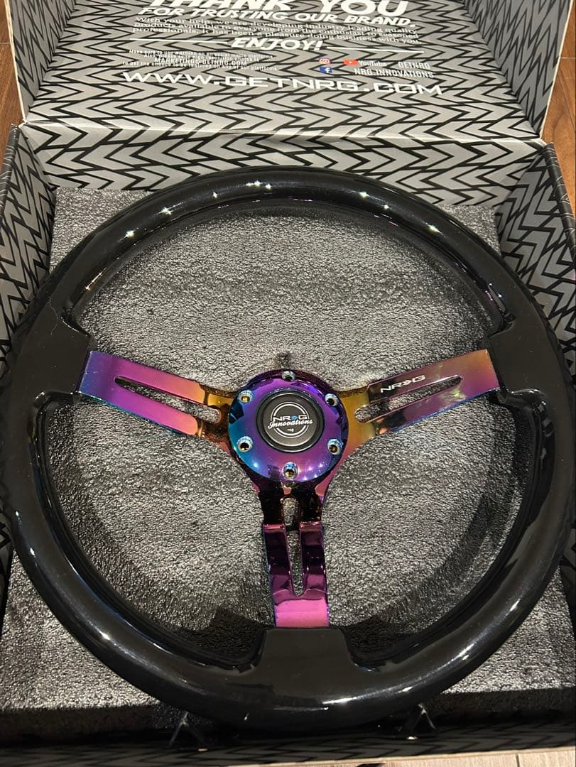 NRG ステアリングホイール ブラック/マルチカラー