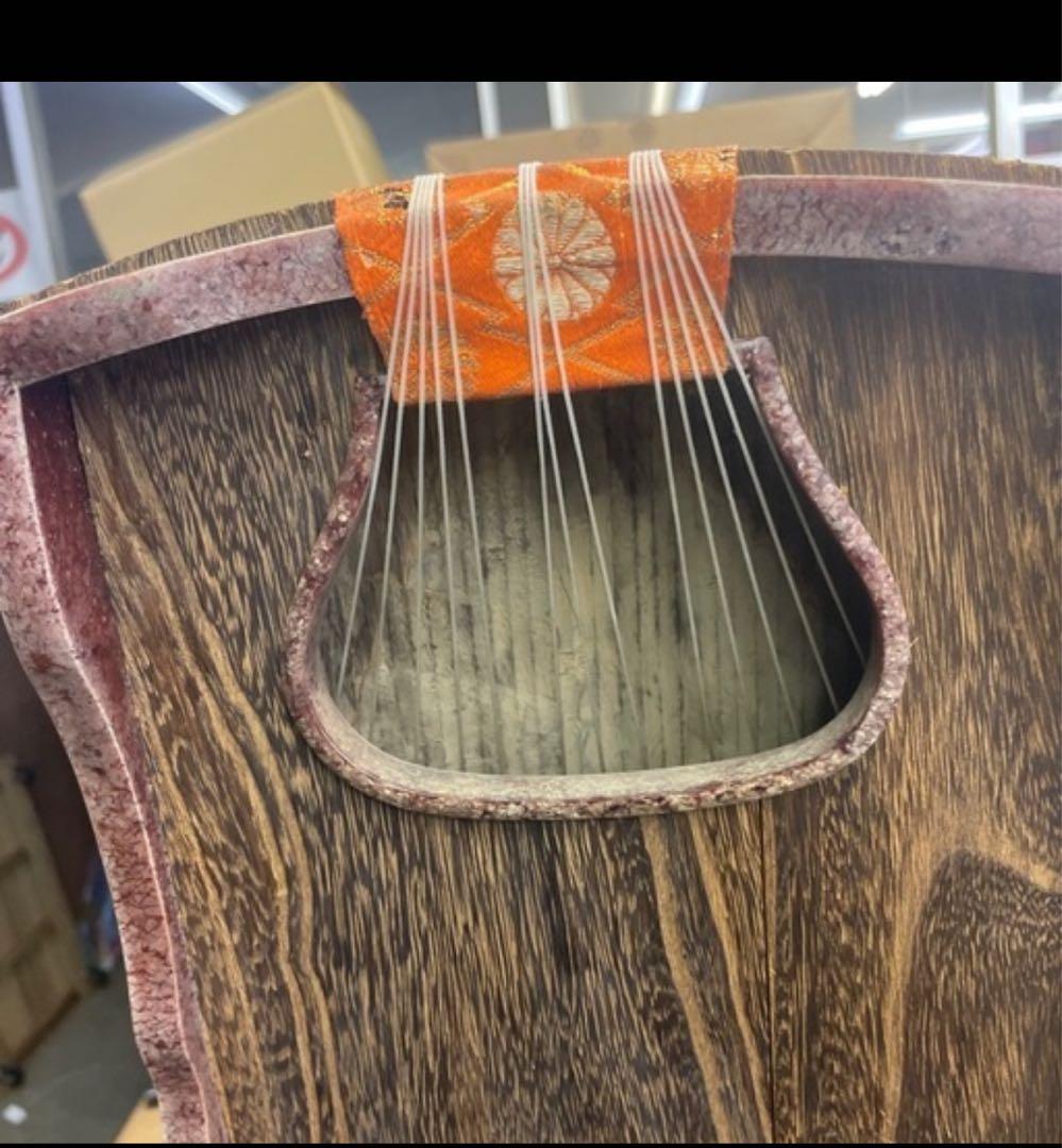 13弦お琴 並甲 すだれ彫り 舌に蒔絵の音色の良い