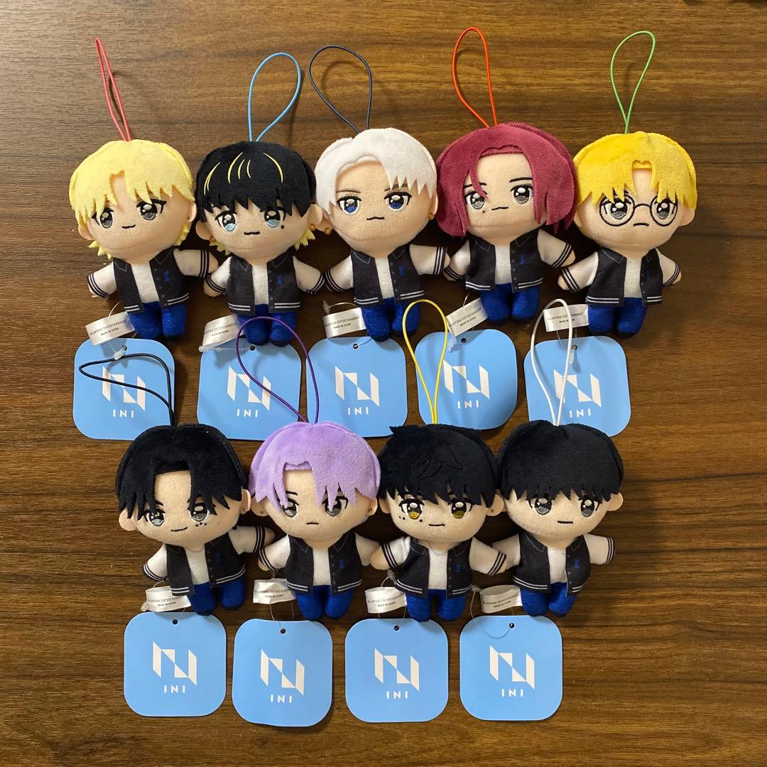 INI GiGO限定 マスコット ぬいぐるみ